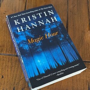 — Kristin Hannah Novel Magic Hour (Blue Cover)